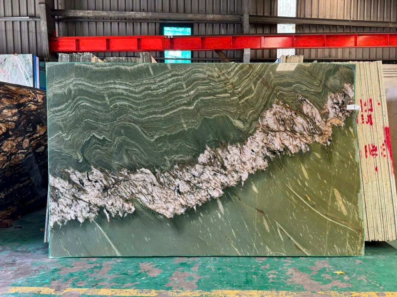 Đá Thạch Anh Xuyên Sáng Ropical Green
